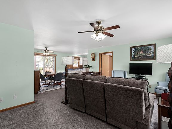 4th image of 206 Cedar Ave