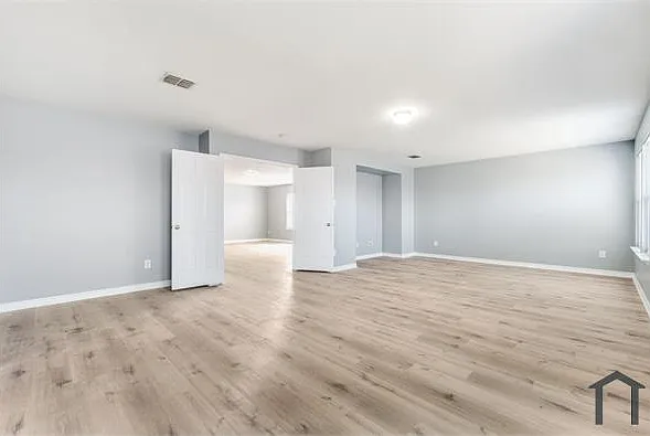 1600 Lionheart Dr — Photo 17