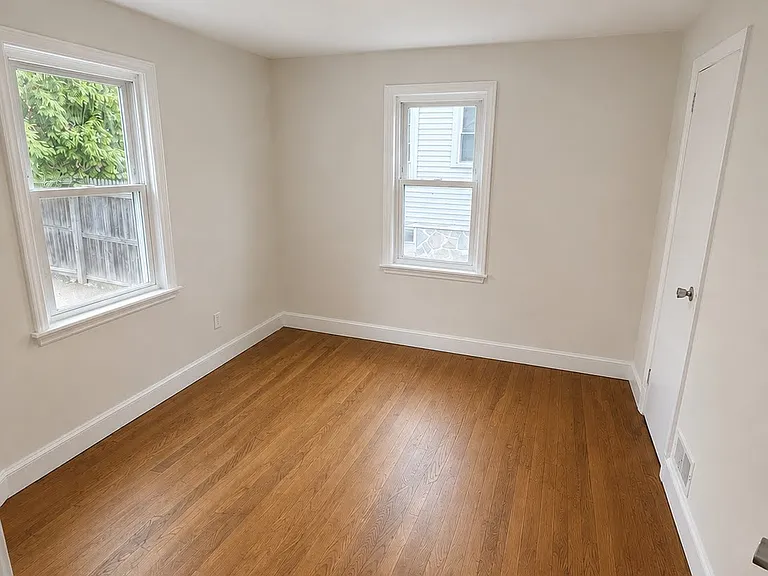 164 Beechwood Ave — Photo 9