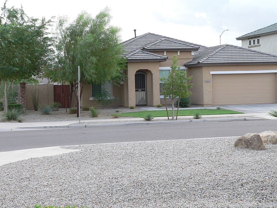 beautiful, immaculate home with great floor plan