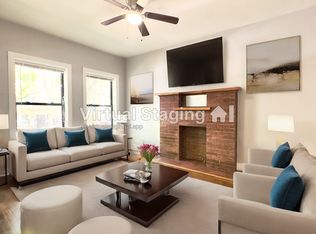 907 W Agatite Ave #101, Chicago, IL 60640