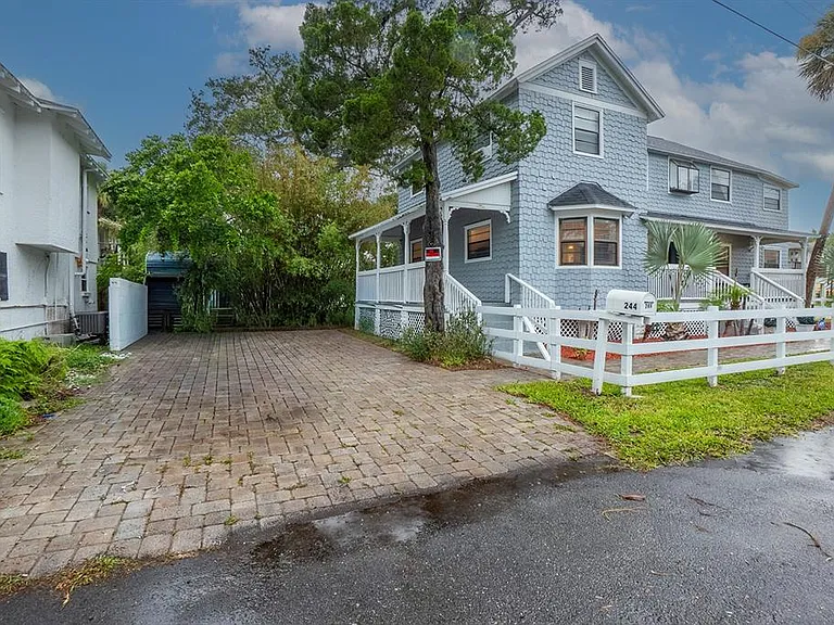 244 Lexington Dr — Photo 29