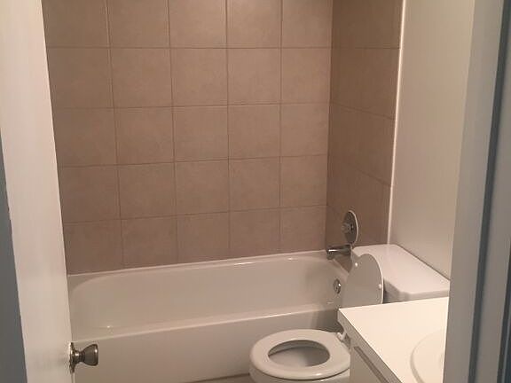 5th image of 5208 Via Hacienda Cir APT 204