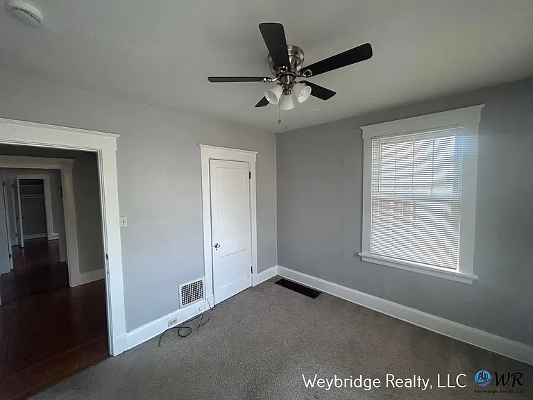 Academy 862 — Photo 14