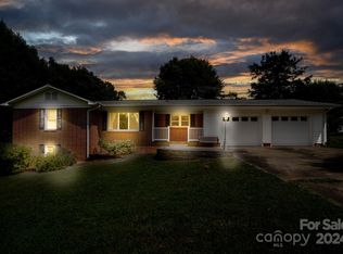 132 Piedmont Dr, Kannapolis, NC 28081