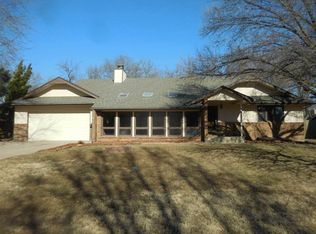 1418 E Cresthill Rd, Derby, KS 67037