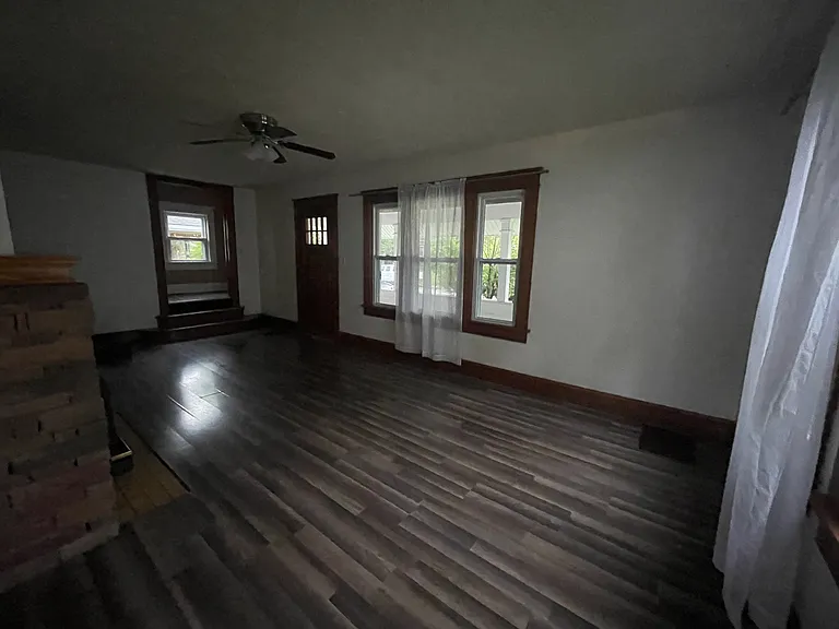 142 Dawson Ave — Photo 5