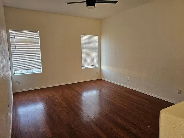 1026 W Libra Dr — Photo 8