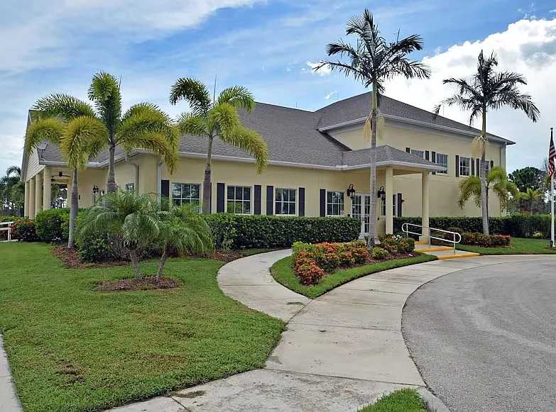 Savanna Club — Photo 1