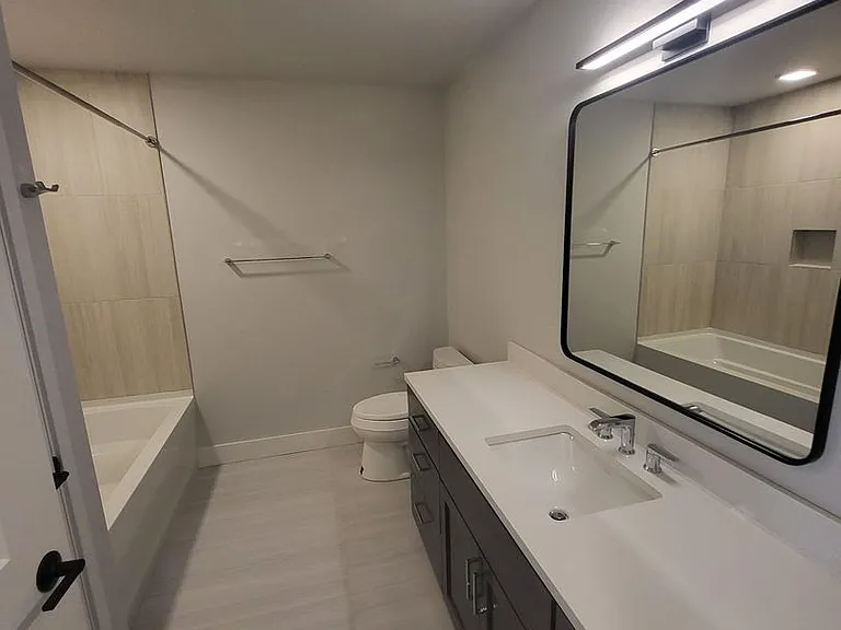 The Adria 179 W. Wilson St. — Photo 33