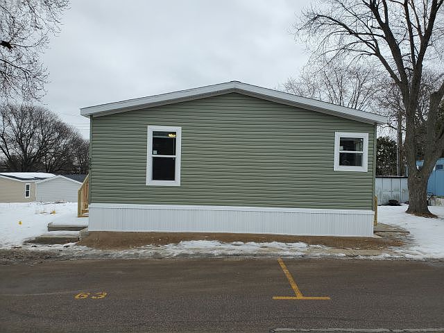 1st image of 266 Mallard Ln #266