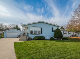 74 Silver Cir, Manteno, IL 60950