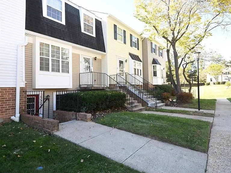 13246 Bayberry Dr — Photo 2