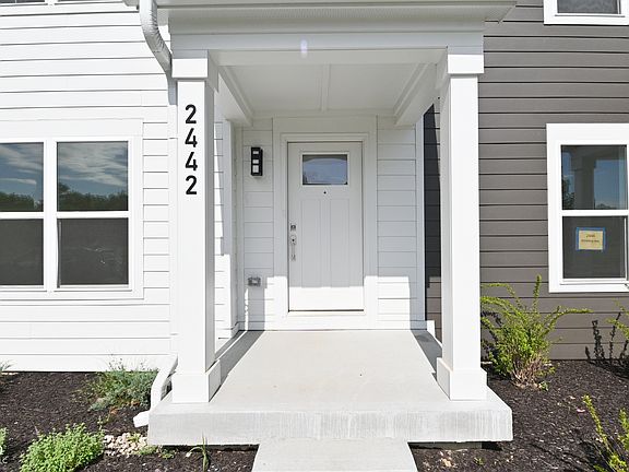 2nd image of 2442 Winthrop Ave