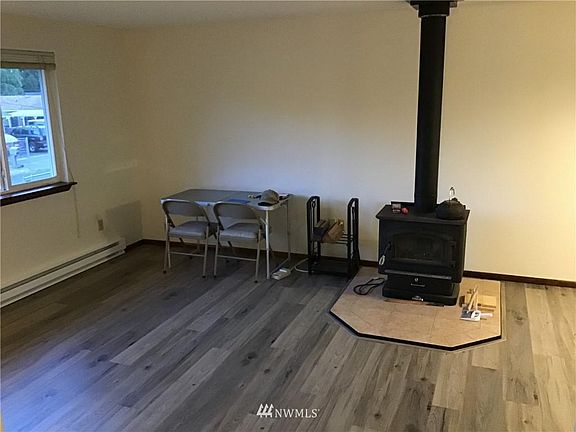4th image of 17110 15th Ave E