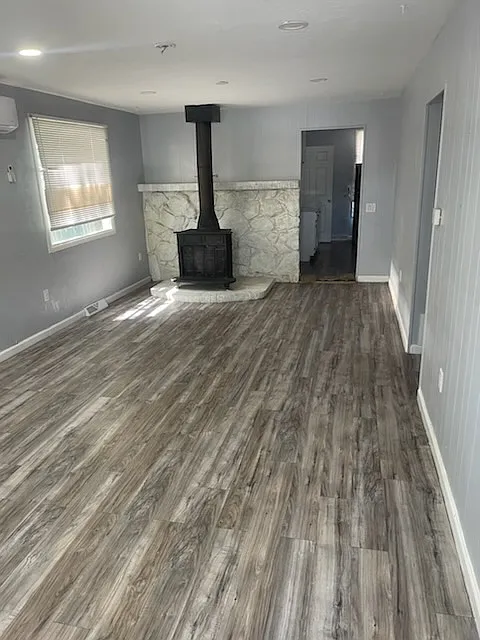 380 W 6th St — Photo 3