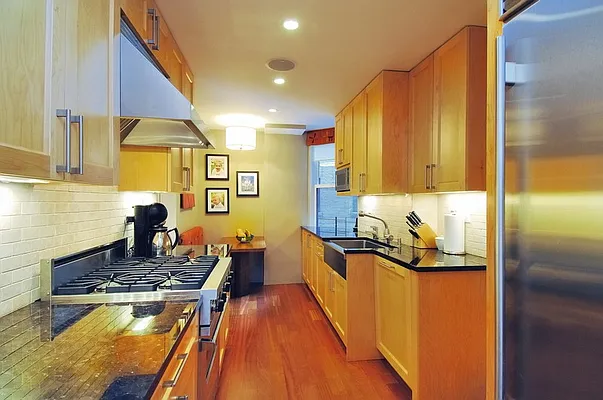 Sold by Sloane Square | media 2