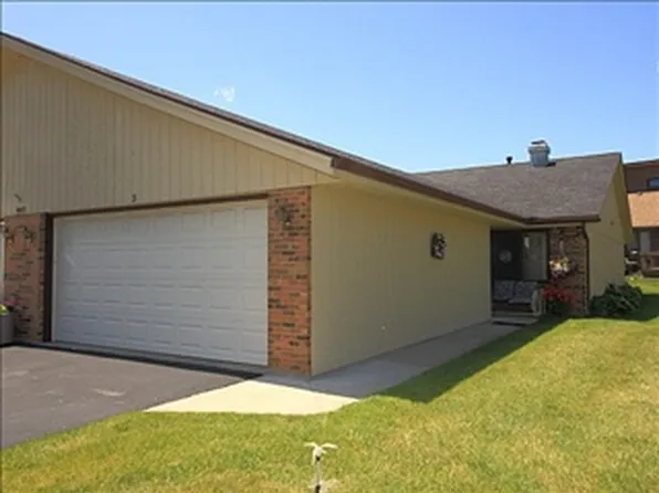 7487 Colosseum Dr #3, Rockford, IL 61107