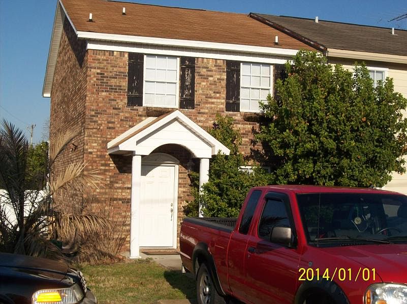1st image of 207 Beach Dr APT A