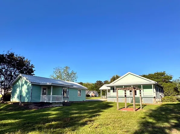 7 Cottage Ln, Carriere, MS 39426