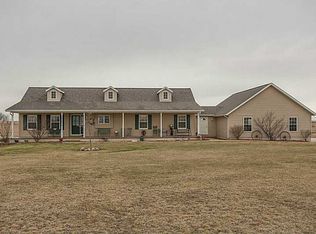 1189 Y Dr, Amana, IA 52203