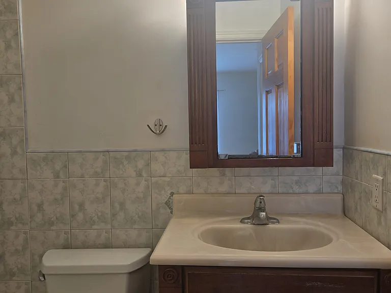26 Columbus Dr #A — Photo 8