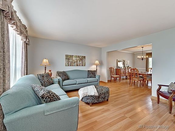 4th image of 239 Clifton Ln