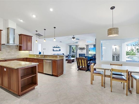 3rd image of 1819 Princess CT