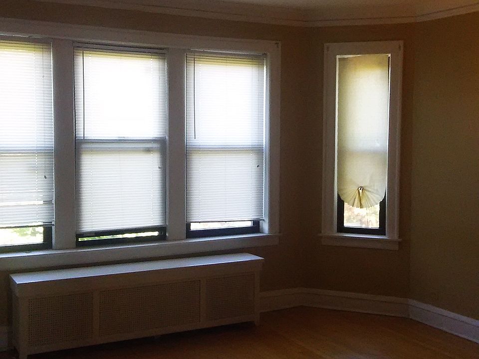 2nd image of 6853 S Paxton Ave #3