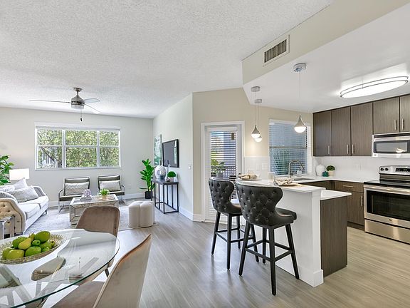 B2 Marseille - 3-Story Townhomes