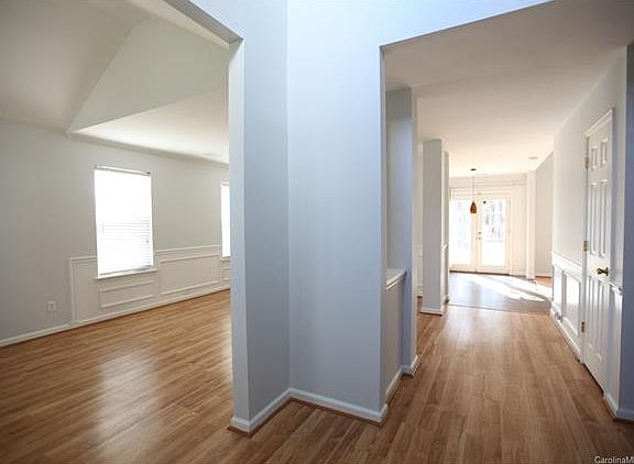 4th image of 7827 Belchester Cir #21