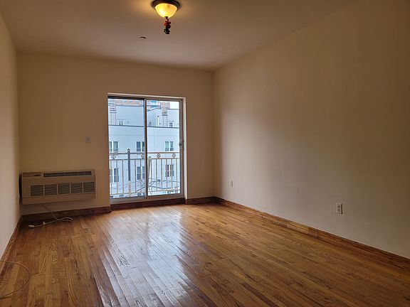 3rd image of 38 Scholes St APT 3B