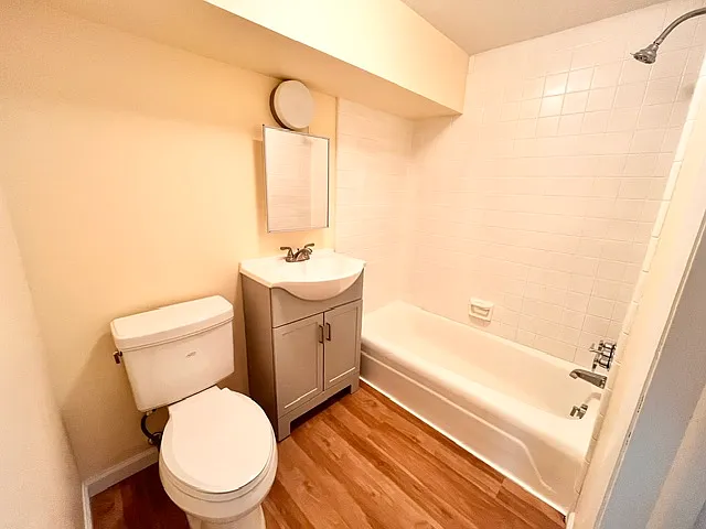 407 Temple St #B — Photo 11