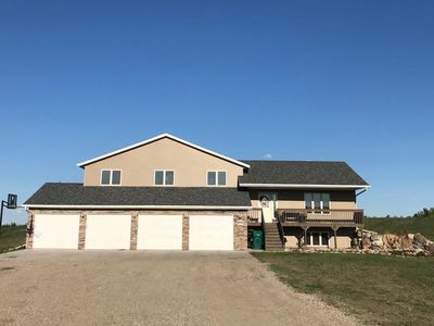 7101 Country Hills Dr, Bismarck, ND, 58503