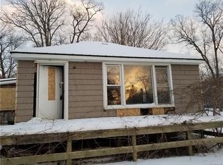 11108 Silver Lake Rd, South Lyon, MI 48178