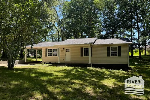 150 Shelia St Photo 1