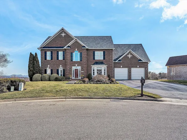 2120 River Oaks Dr, Salem, VA 24153