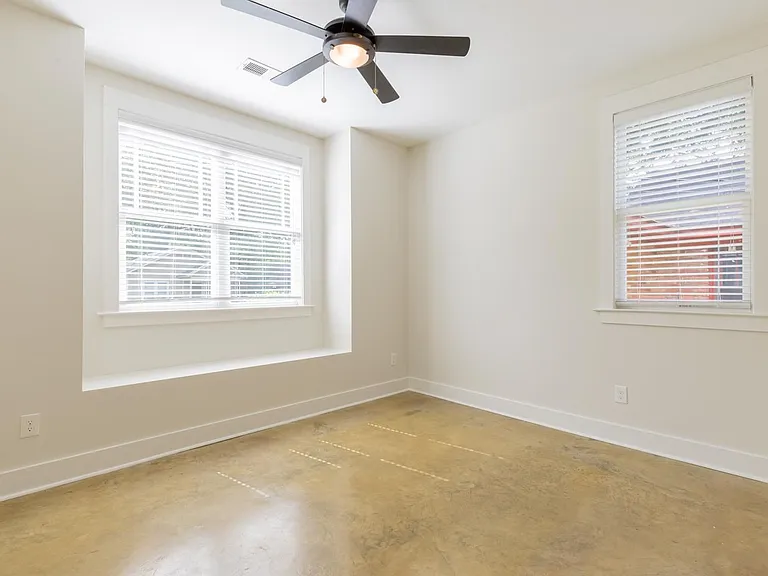 2912 Felix St — Photo 20
