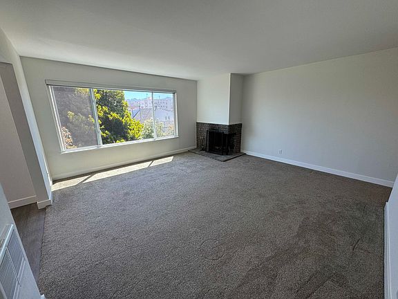 2nd image of 2935 Clay St APT 3