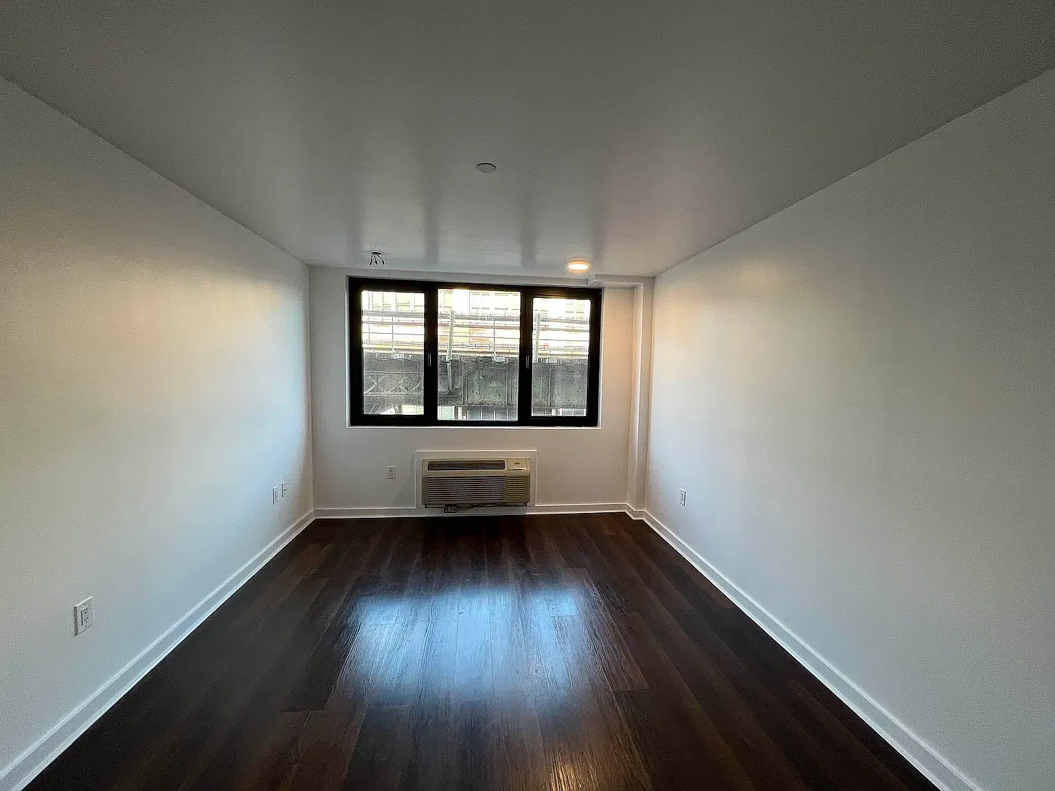 866 Willoughby Avenue — Photo 3
