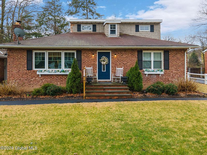 3rd image of 129 Barclay Lane
