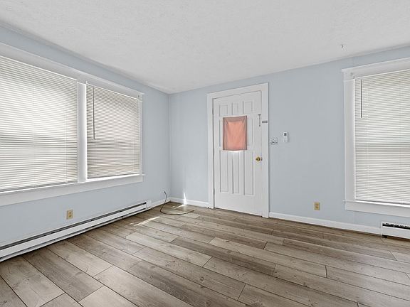 4th image of 840 Old Forest Rd