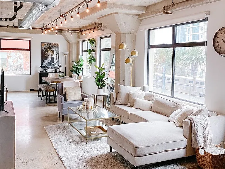 McClintock Warehouse Lofts — Photo 8
