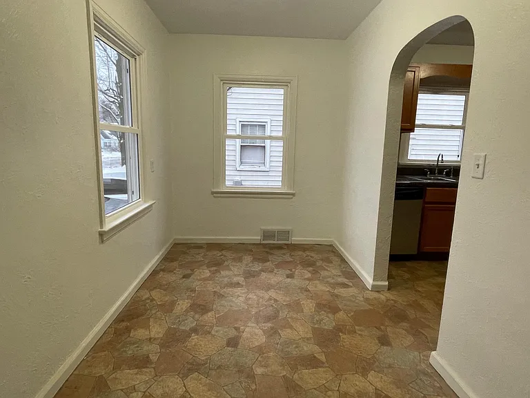 254 Eldred St — Photo 14