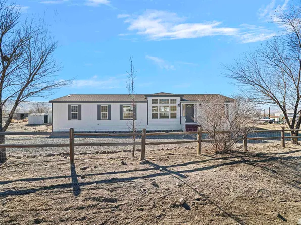 8015 Cheyenne Trl, Silver Springs, NV 89429