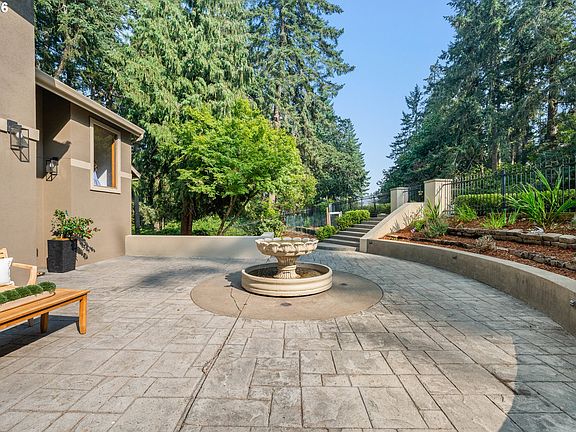 2nd image of 3965 Spring Blvd