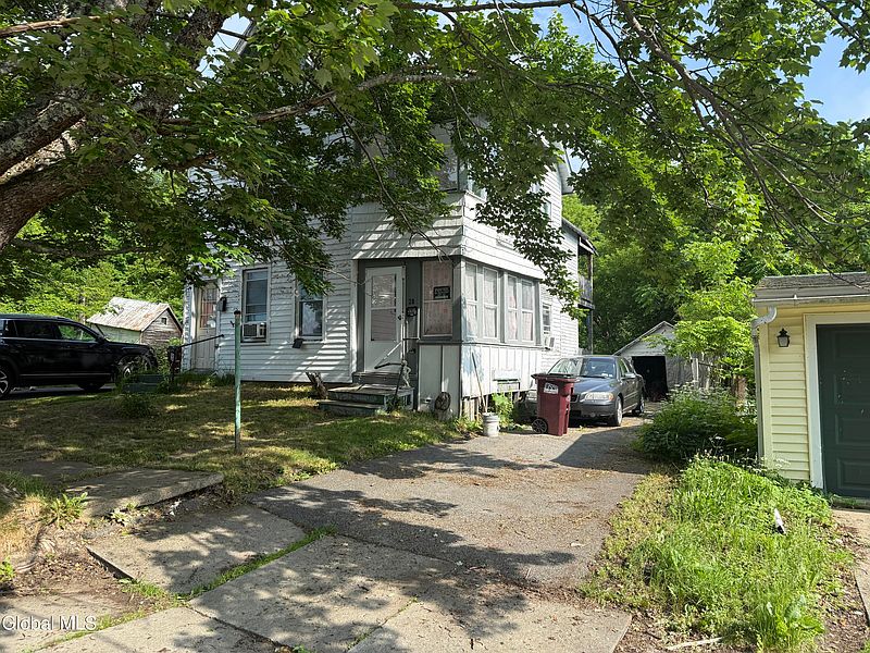 3rd image of 28-30 William Street