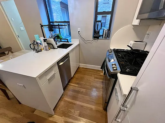 Rented by Corcoran | media 17