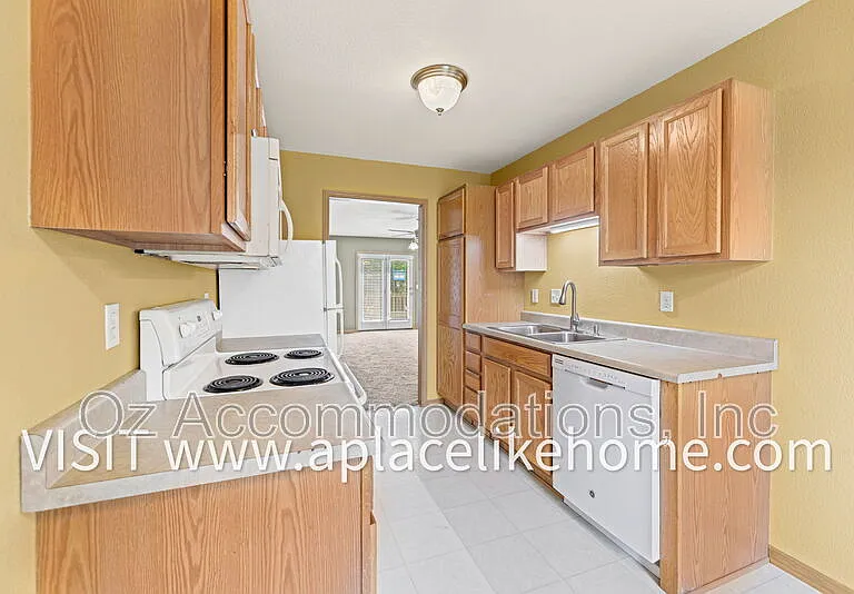 8626 N Cleveland Ln — Photo 11