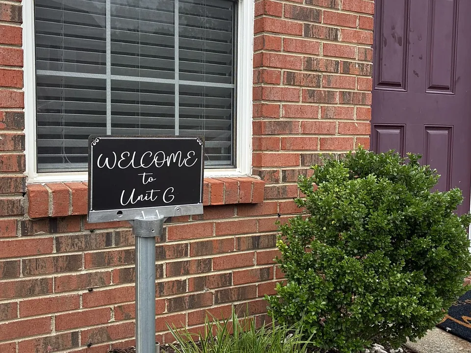 284 Raleigh Dr #G